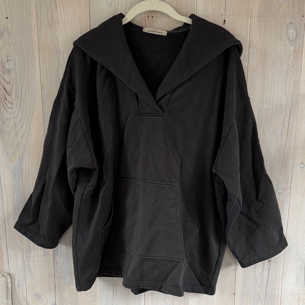 Gentle Herd Hooded Sweatshirt Size M